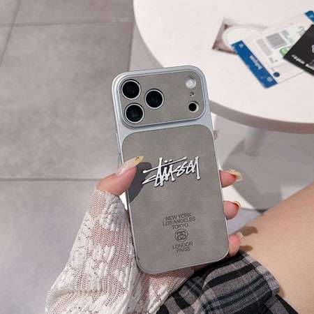 瞬間変身 ステューシー iphone18pro/18promaxケース レザー調 メタルロゴ おしゃれ チェンジケース stussy iphone17pro/17promax携帯ケース 薄型 スリム 耐衝撃 一体型 カメラレンズ保護 男女兼用 iphone16/15ケース ブランド 人気